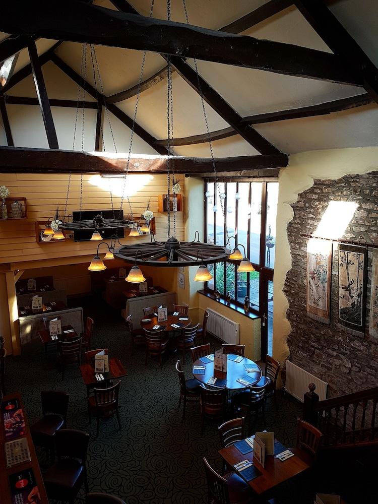 The Old Barn Inn Νιούπορτ Εξωτερικό φωτογραφία